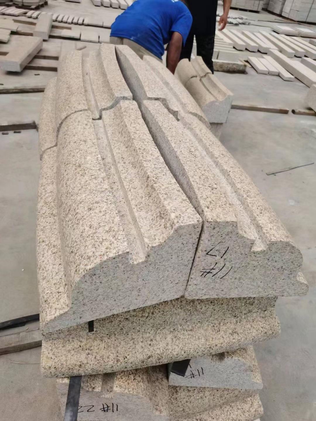 黃銹石地鋪外墻干掛石材廠家價(jià)格對比